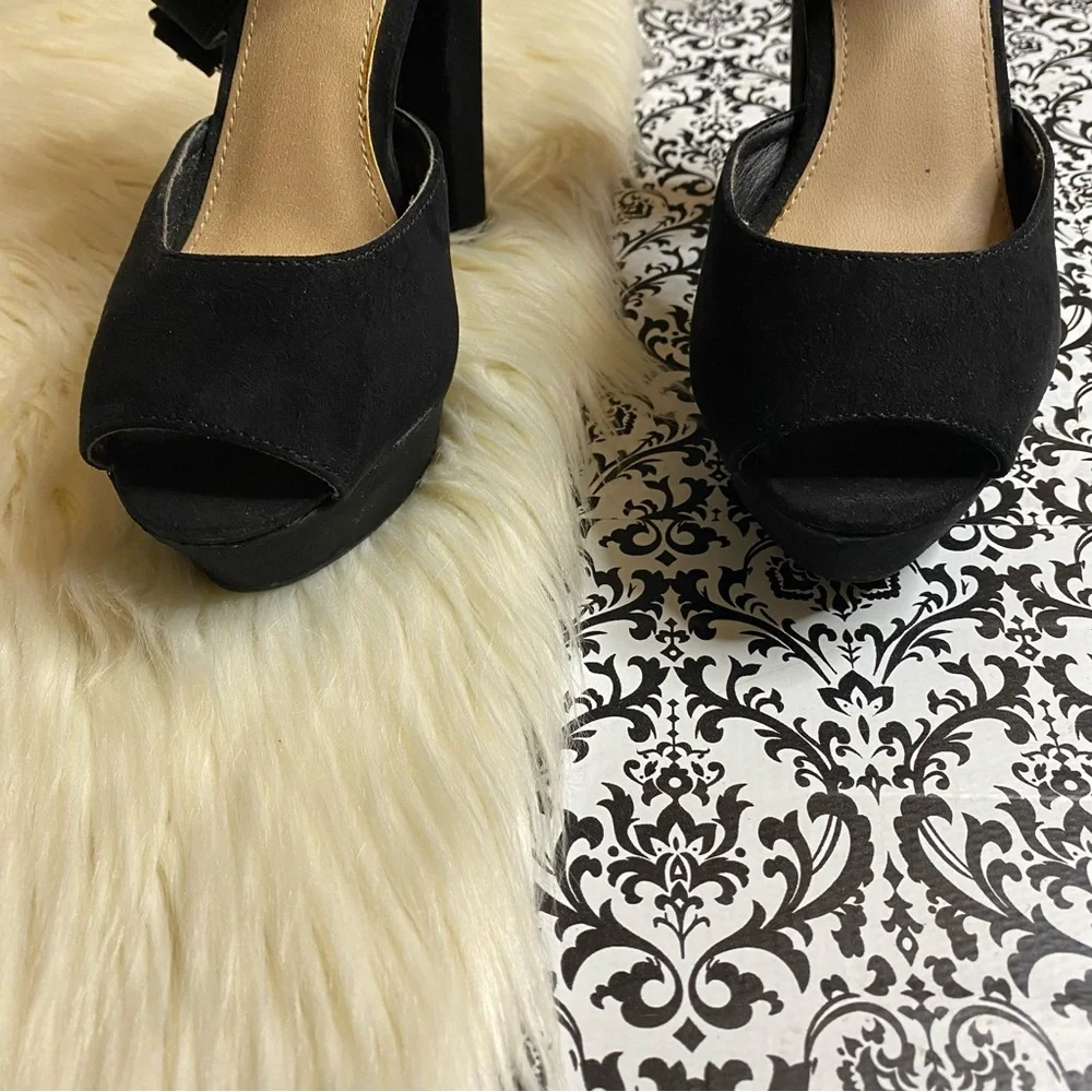 Mossimo : size : 8 : black ‘coco’ suede 5” peep-toe platform sandal pumps heels